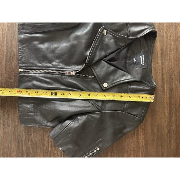 Lamarque Cropped Black Leather Jacket - Picture 11 of 14